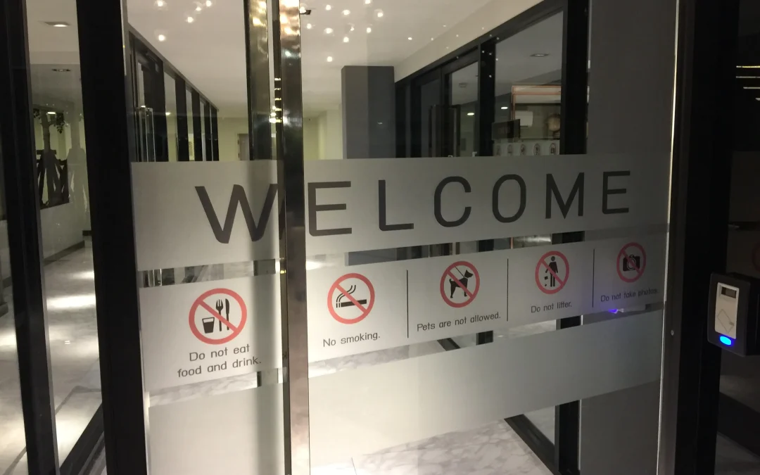 กระจก (Mirror)